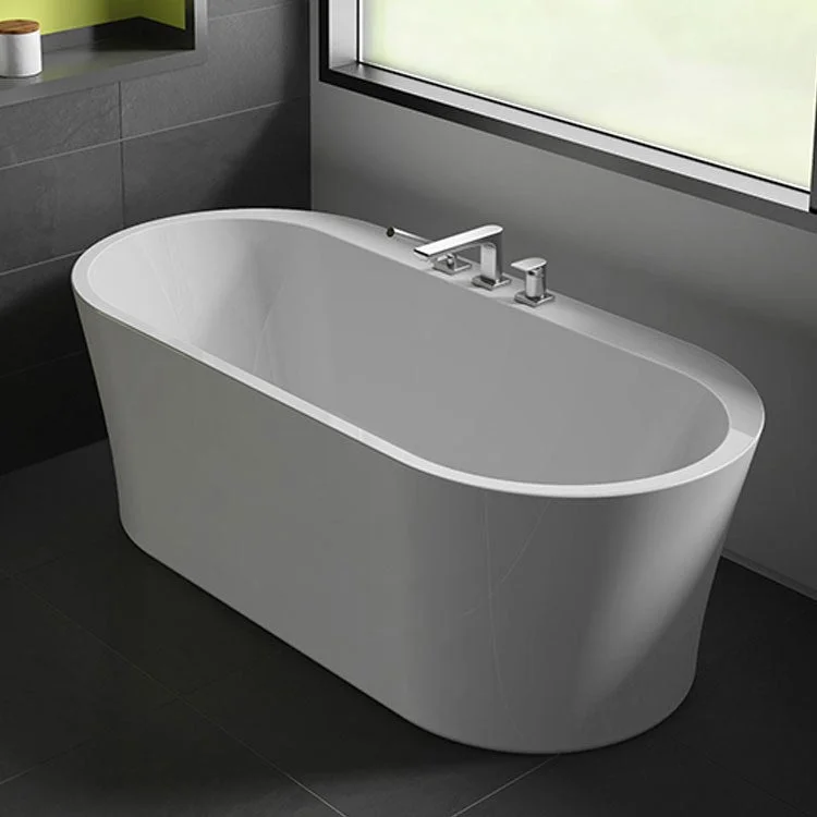 Libretto Grande 67" x 31.5" x 23" Freestanding Bathtub