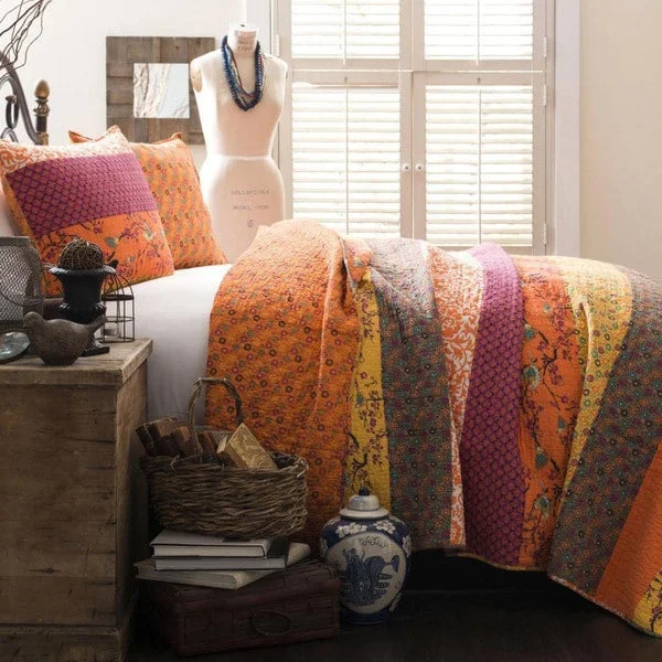 The Curated Nomad La Boheme Floral Cottage 3-piece Striped Quilt Set