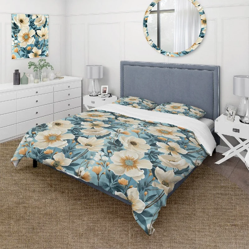 Designart "Blue Coastal Blossoms Floral Pattern" Cottage Bedding Cover Set With 2 Shams