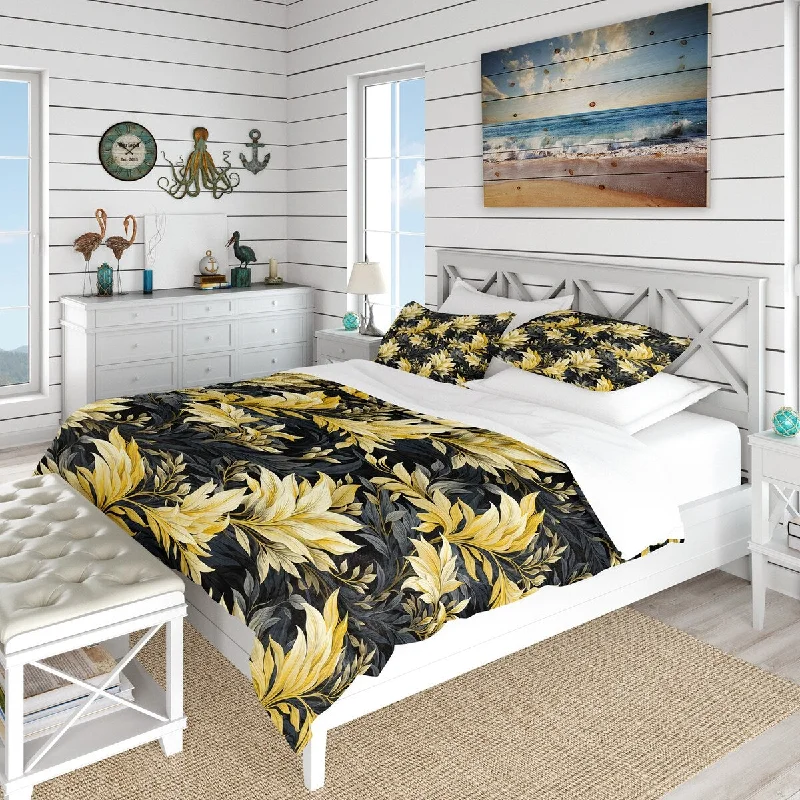 Designart "Yellow And Blue Tropical Plants Pattern I" Yellow Floral bedding set with shams