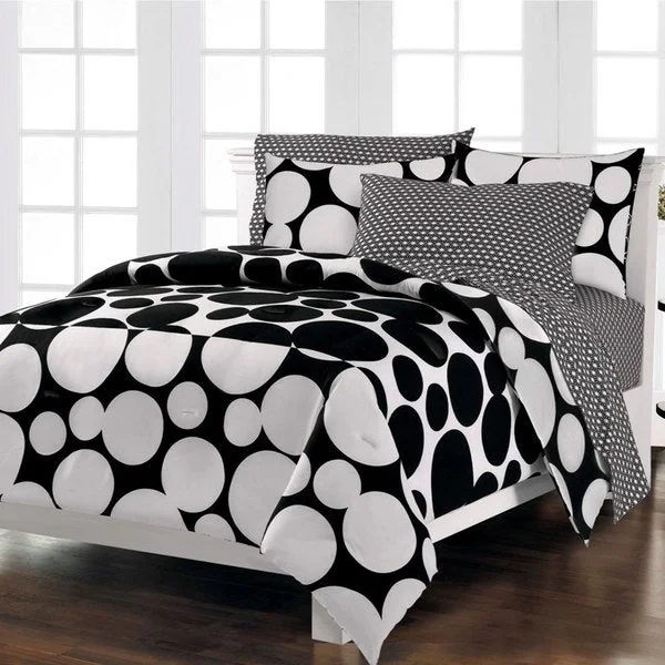 Spot the Dot 7-piece Bed in a Bag with Sheet Set