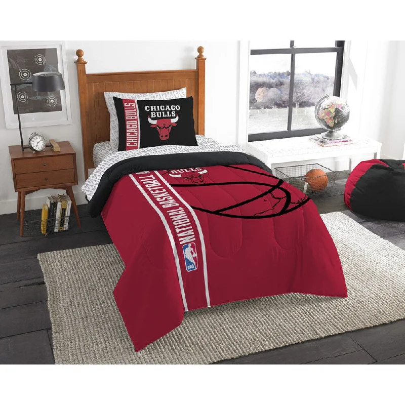 The Northwest Company NBA Chicago Bulls Twin 5-piece Bed in a Bag with Sheet Set