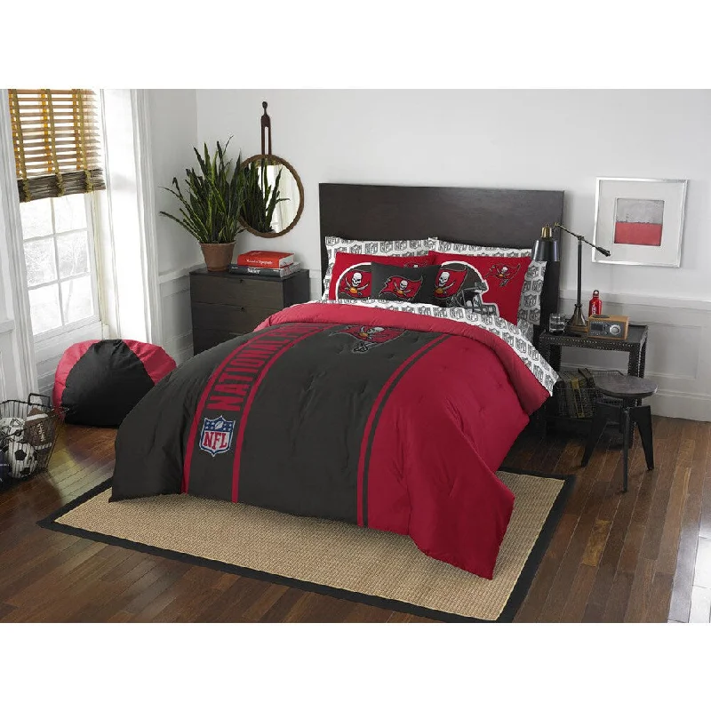 The Northwest Company NFL Tampa Bay Buccaneers Full 7-piece Bed in a Bag with Sheet Set