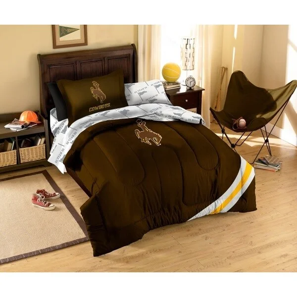 The Northwest Company University of Wyoming Cowboys 7-piece Bed in a Bag Set