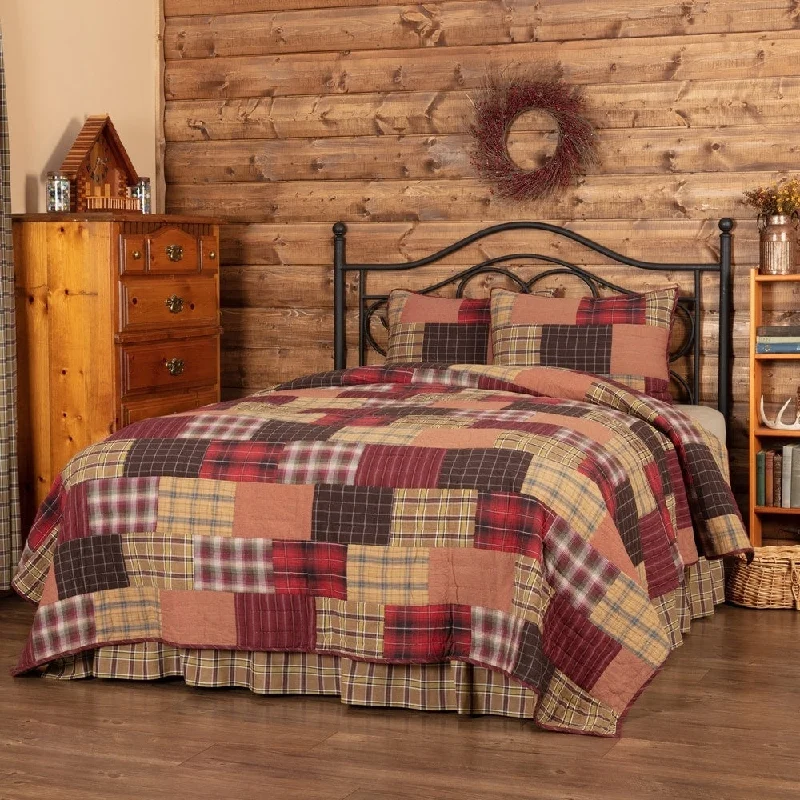 Wyatt Quilt Set