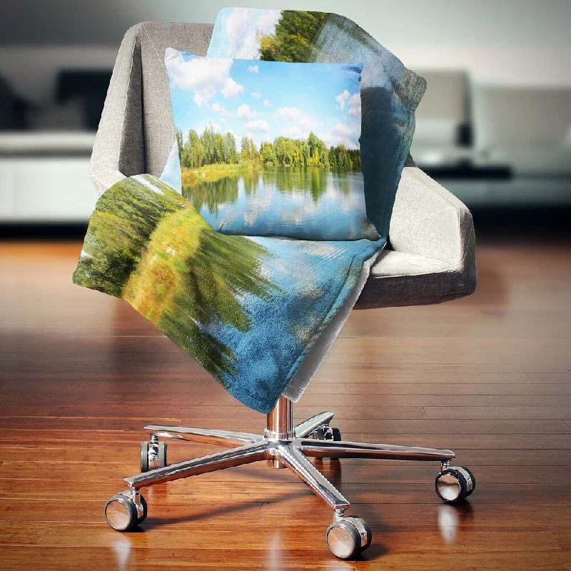 Designart 'Spring Lake Panorama' Landscape Fleece Throw Blanket