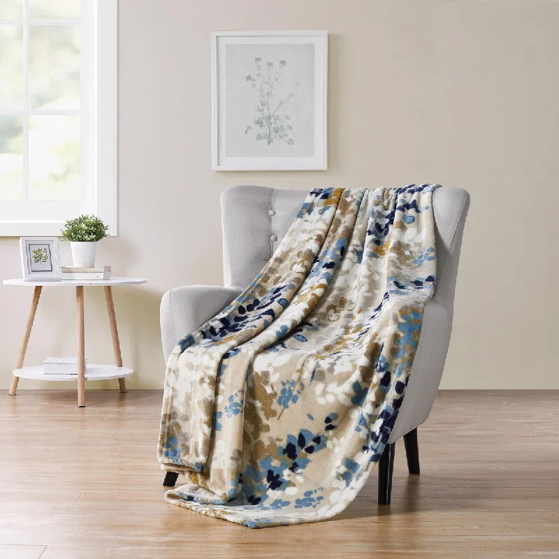 Sofie Floral Motif Plush 50" x 70" Throw